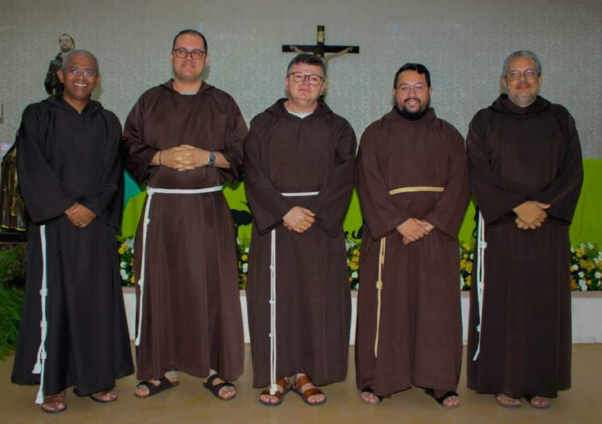 Dalla sinistra a la destra: fr. Jorge Rocha, fr. Marcos Martins, fr. fr. Gilson Marinho, fr. Johne Barbosa, fr. Liomar Pereira 